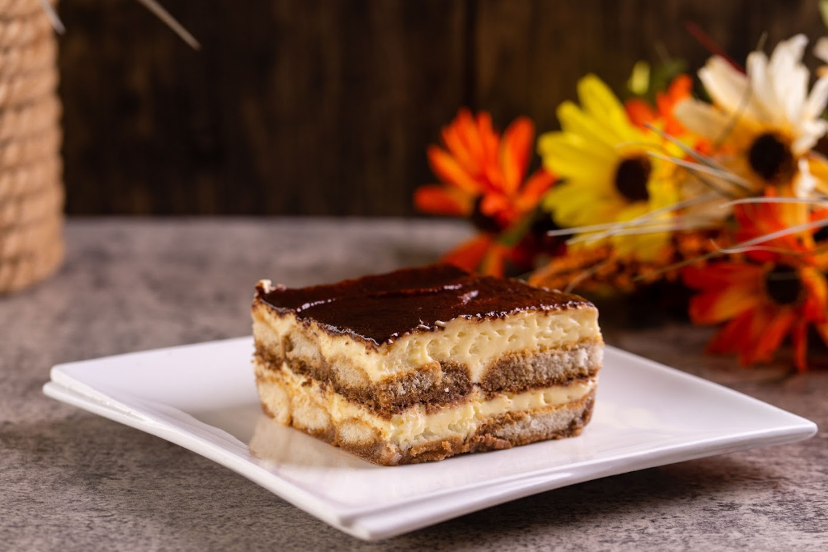 Dessert cake